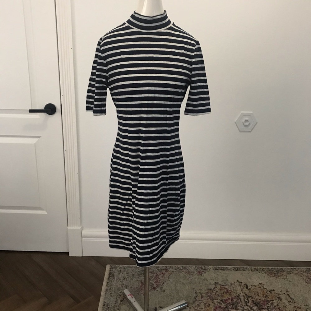 🌸 Gap Mock Neck Dress